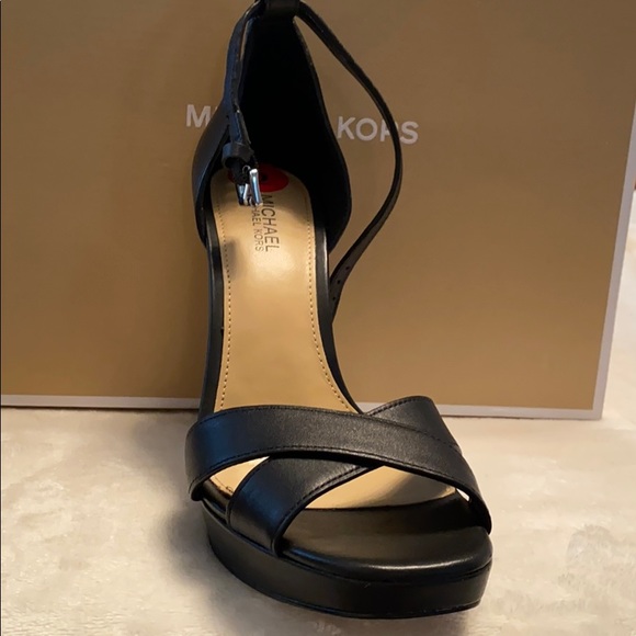 Ankle strap leather Michael Kors Sandals - Picture 2 of 4